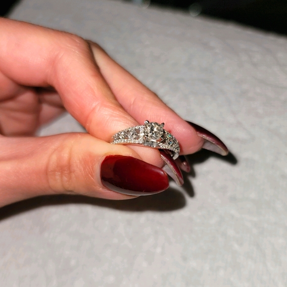 Diamond Engagement Ring - Picture 2 of 5